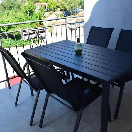 Al-padrinos Apartment *