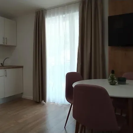 Al-padrinos Apartment Podaca